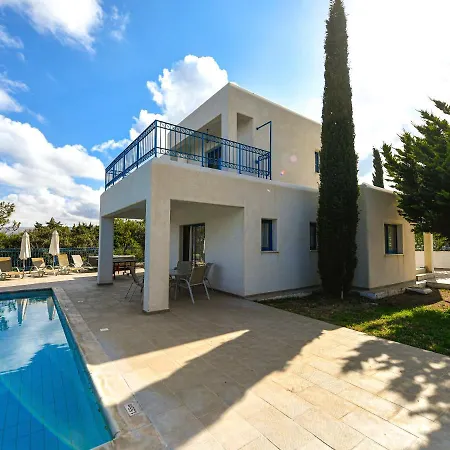Вилла Azzurro Holiday Villa Ira By Sanders *